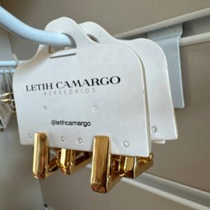 Brinco Triangular Click
