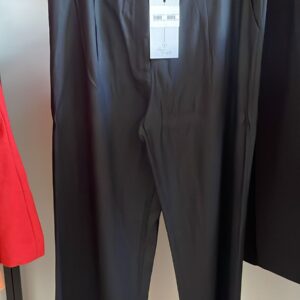 Calça Laura Preta Amor Perfeito - GG