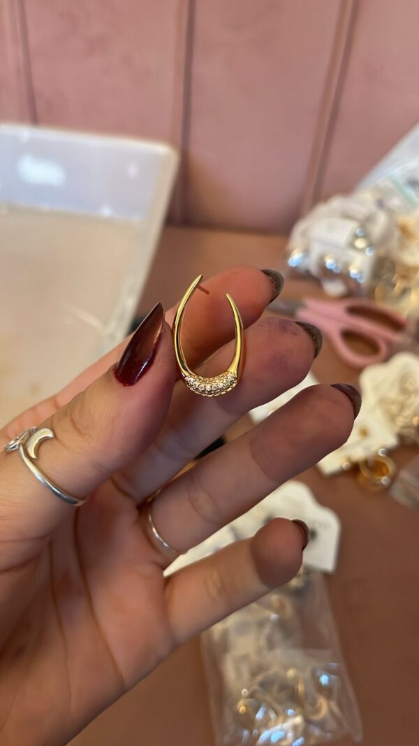 Brinco Zirconia em U