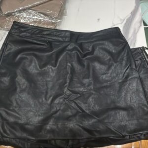Shorts Saia Preto Valentina Ferreira - PP Plus Size